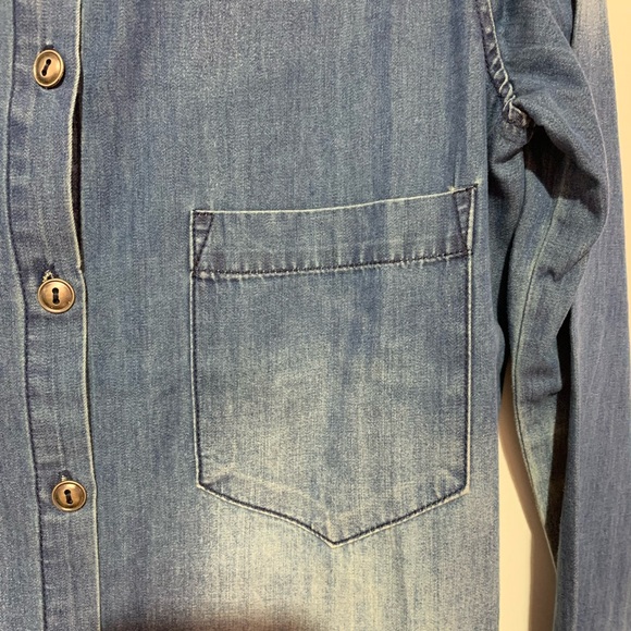 New with tags Sandrine Rose button up Jean shirt
Size medium - Picture 5 of 12